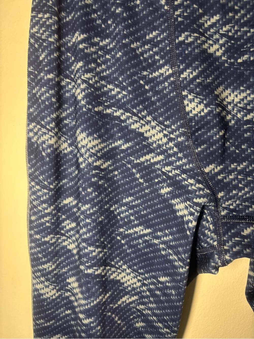 Under Armour Men's XXL Camo Workout Compression Pants - Picture 3 of 6